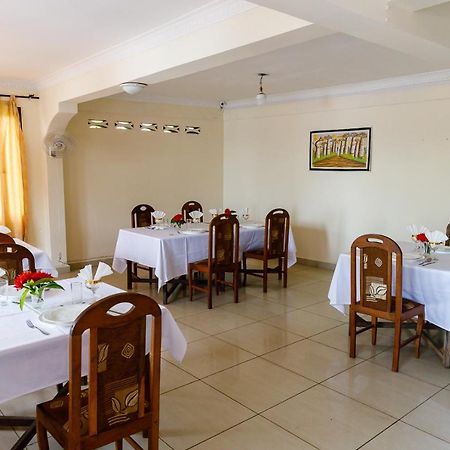Hotel Melrose Самбава Екстер'єр фото