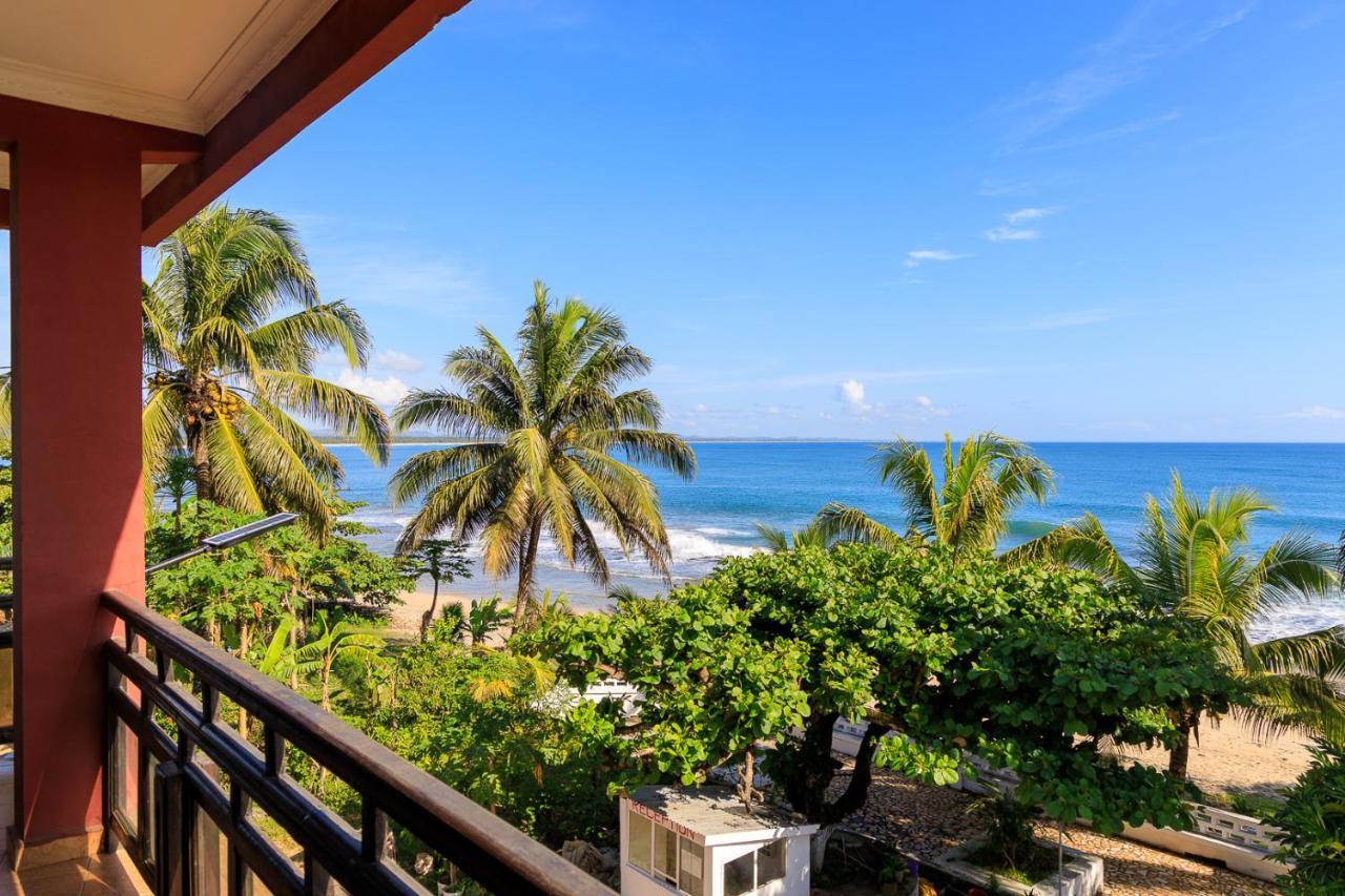 Hotel Melrose Самбава Екстер'єр фото
